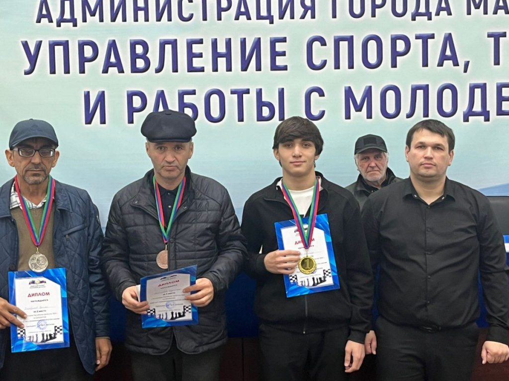 В Махачкале прошел чемпионат РД по быстрым шахматам 4 В Махачкале прошел чемпионат РД по быстрым шахматам 3